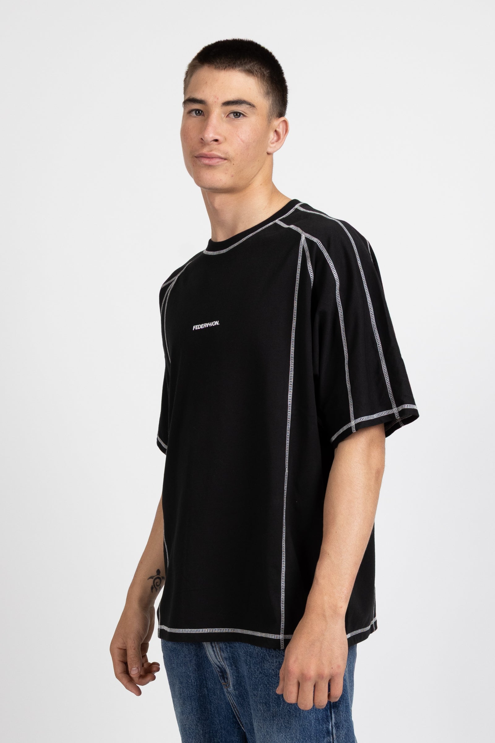 Trast Tee - Logo