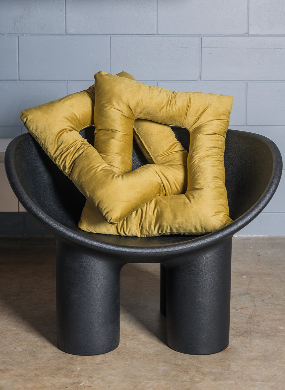 Linked Cushion